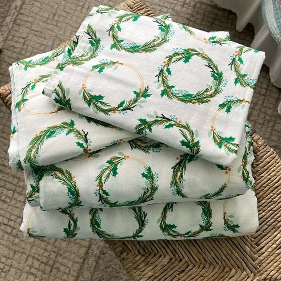 NWOT Great Bay Home 4-Piece Turkish Cotton Christmas Flannel KING Sheet Set - Picture 2 of 3